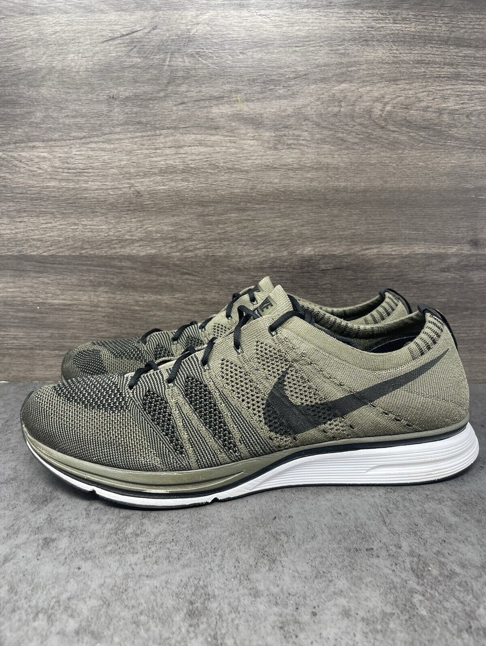 Nike Flyknit Trainer 2017 Size 15 Mens Medium Olive Black Running AH8396-200